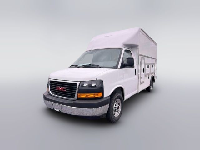 2025 GMC Savana Base