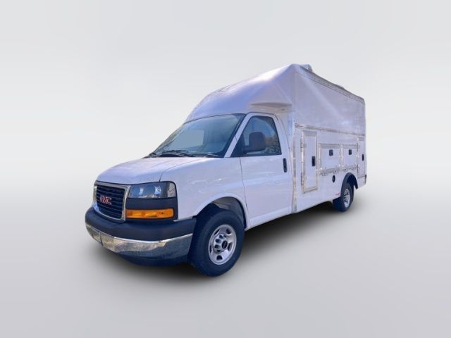 2025 GMC Savana Base