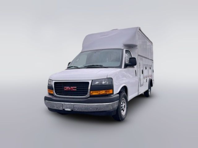 2025 GMC Savana Base