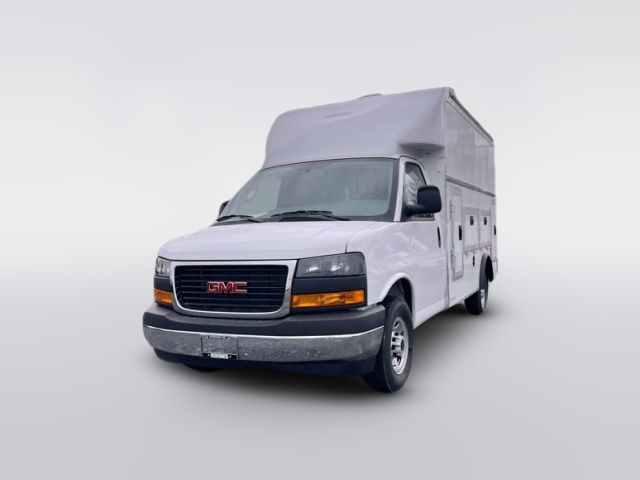 2025 GMC Savana Base