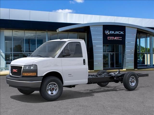 2025 GMC Savana Base