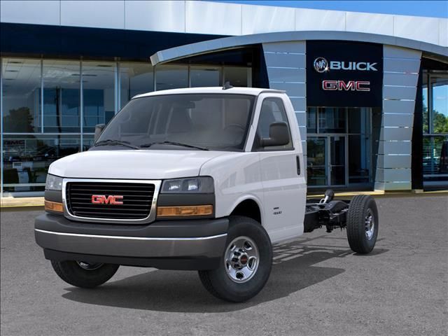 2025 GMC Savana Base