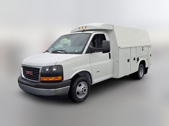 2025 GMC Savana Base