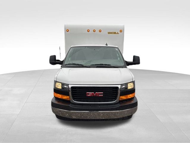 2025 GMC Savana Base