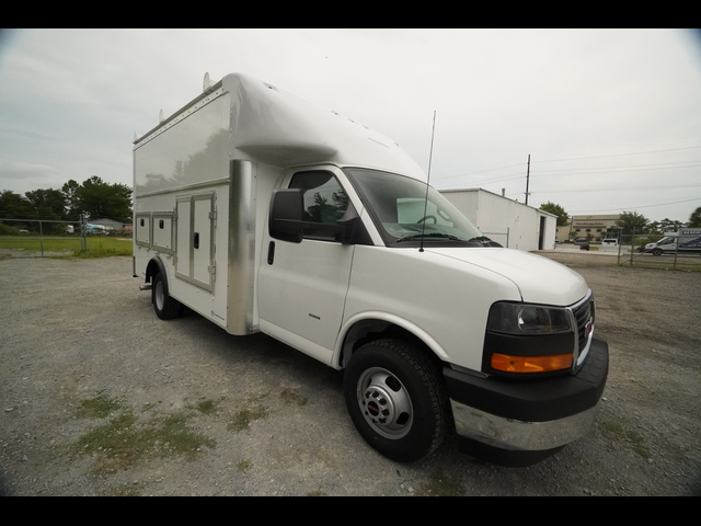 2025 GMC Savana Base