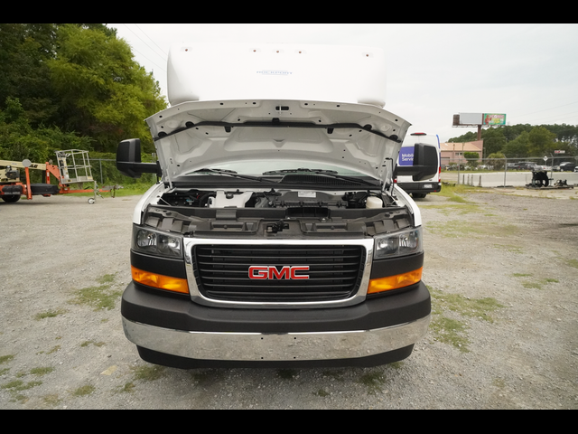 2025 GMC Savana Base