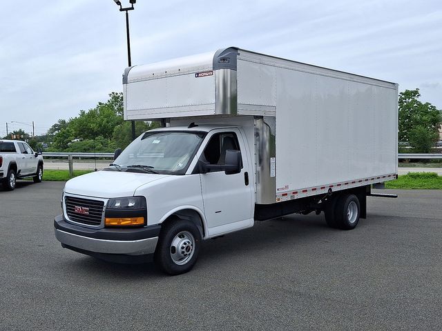 2025 GMC Savana Base