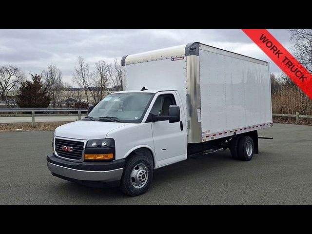2025 GMC Savana Base