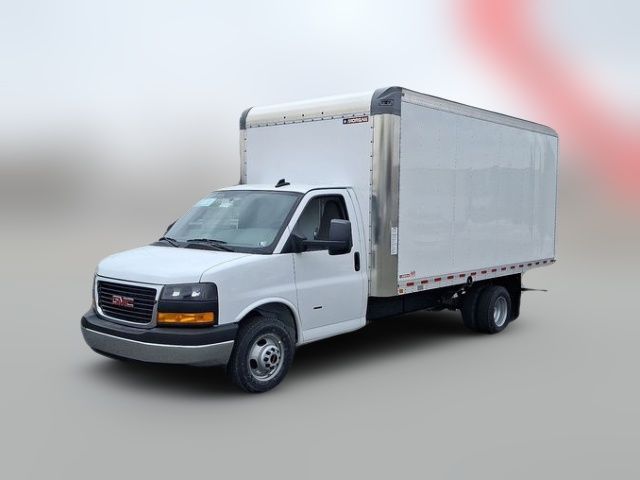 2025 GMC Savana Base
