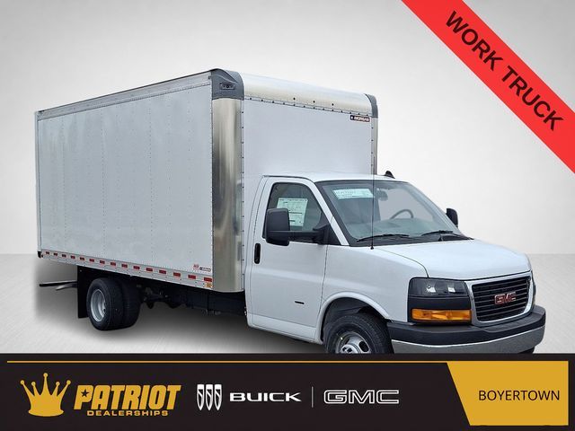 2025 GMC Savana Base