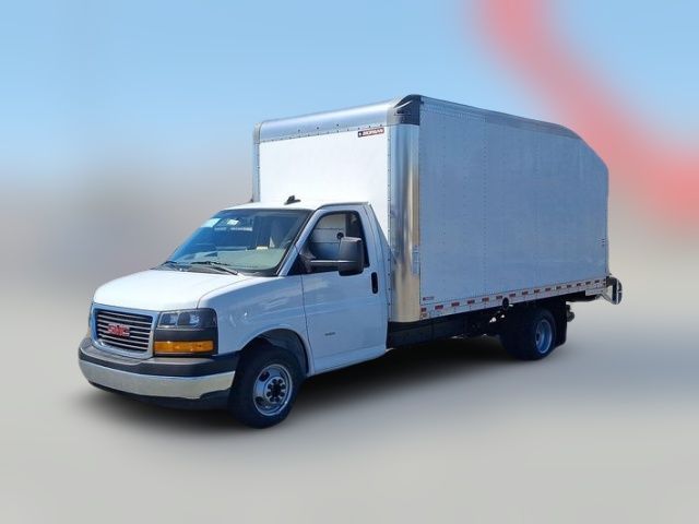 2025 GMC Savana Base