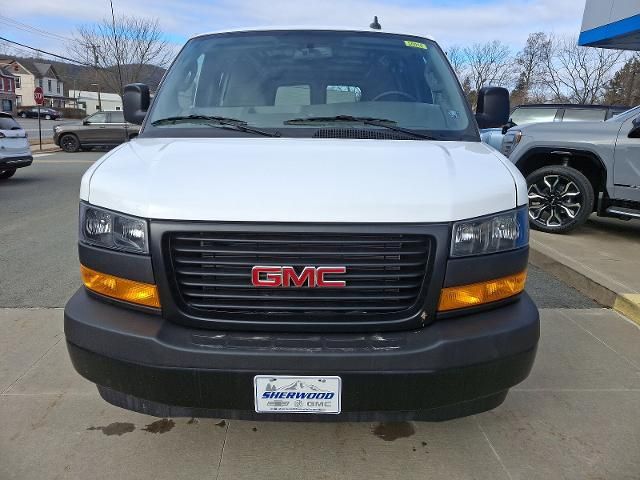 2025 GMC Savana Base