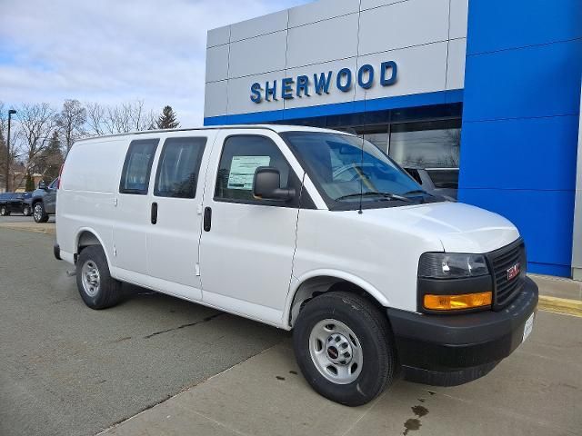 2025 GMC Savana Base