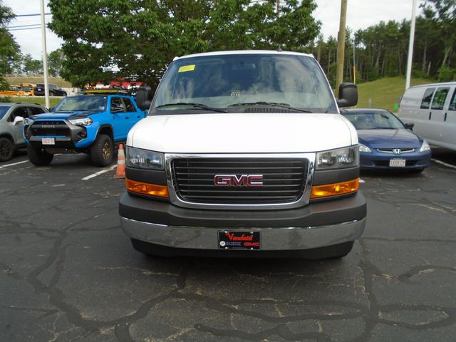 2025 GMC Savana Base