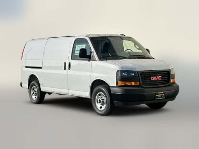 2025 GMC Savana Base