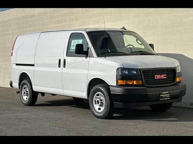 2025 GMC Savana Base