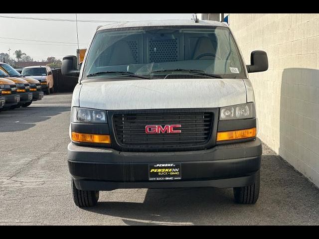 2025 GMC Savana Base