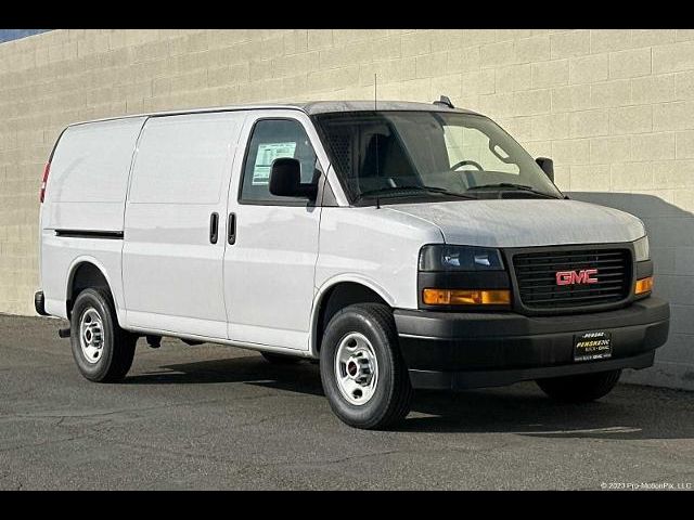 2025 GMC Savana Base