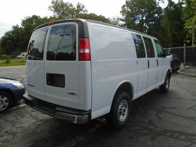 2025 GMC Savana Base