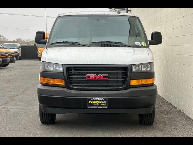 2025 GMC Savana Base