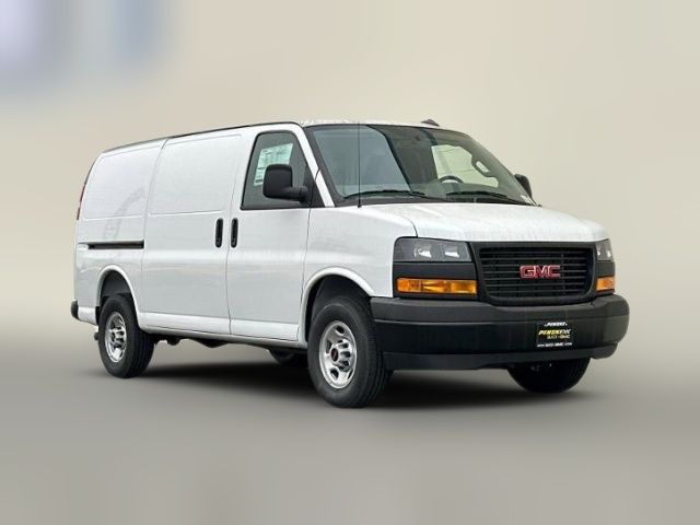 2025 GMC Savana Base