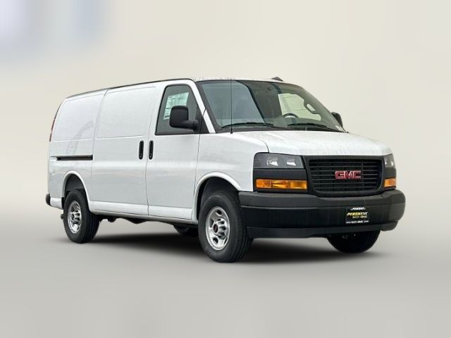 2025 GMC Savana Base