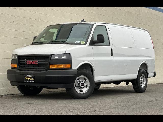 2025 GMC Savana Base