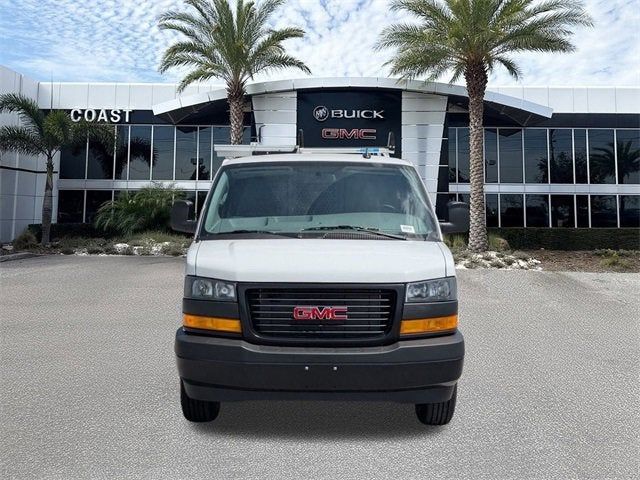 2025 GMC Savana Base