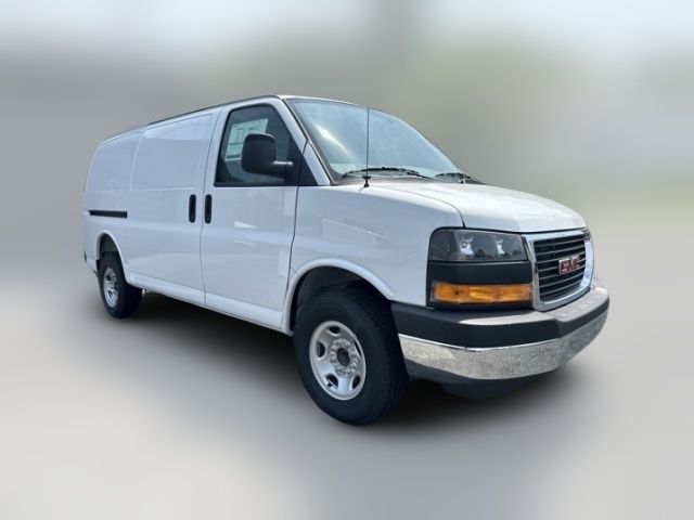 2025 GMC Savana Base
