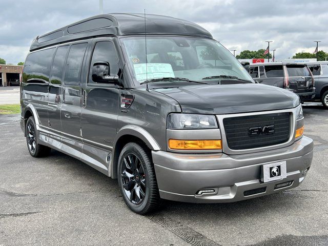 2025 GMC Savana Base