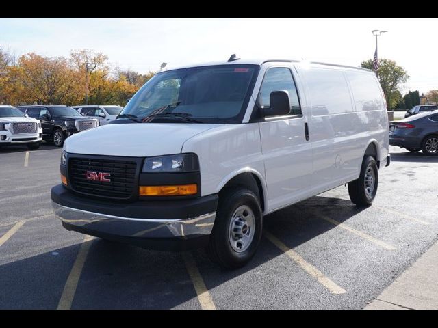 2025 GMC Savana Base