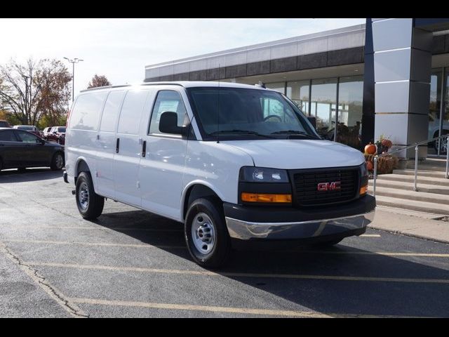 2025 GMC Savana Base