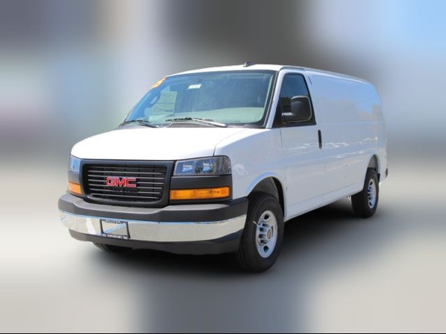 2025 GMC Savana Base