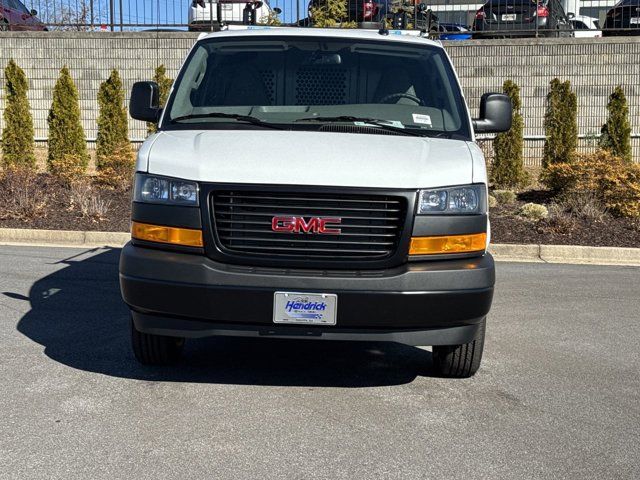 2025 GMC Savana Base