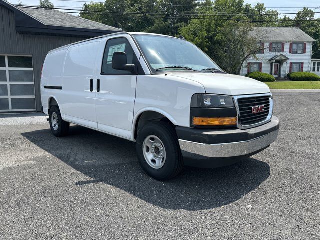 2025 GMC Savana Base