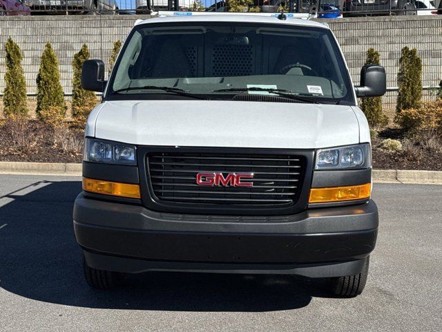 2025 GMC Savana Base