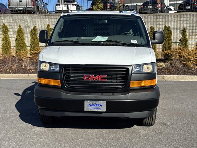 2025 GMC Savana Base