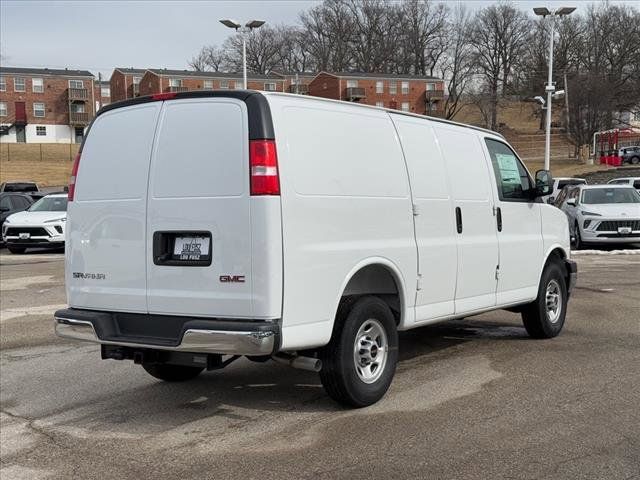 2025 GMC Savana Base