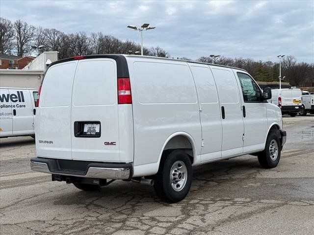 2025 GMC Savana Base