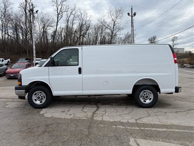 2025 GMC Savana Base