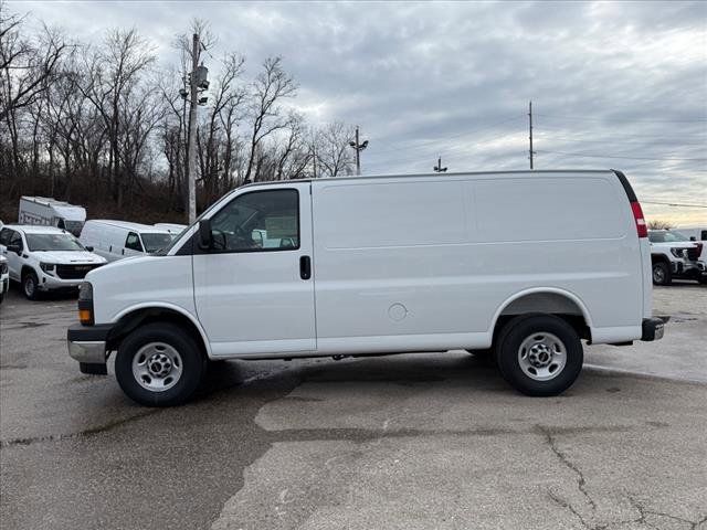 2025 GMC Savana Base