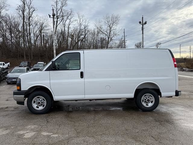 2025 GMC Savana Base