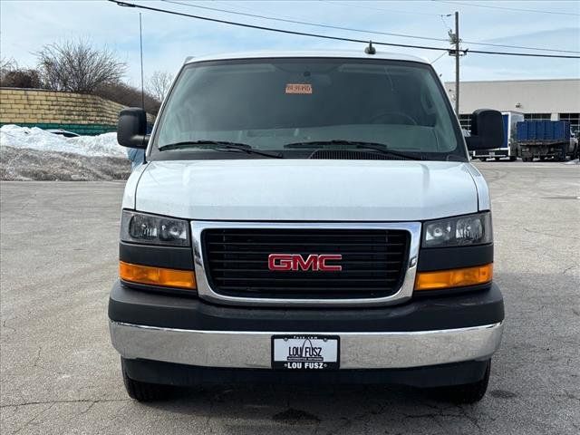 2025 GMC Savana Base