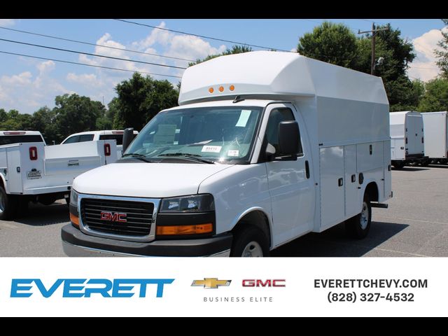2025 GMC Savana Base