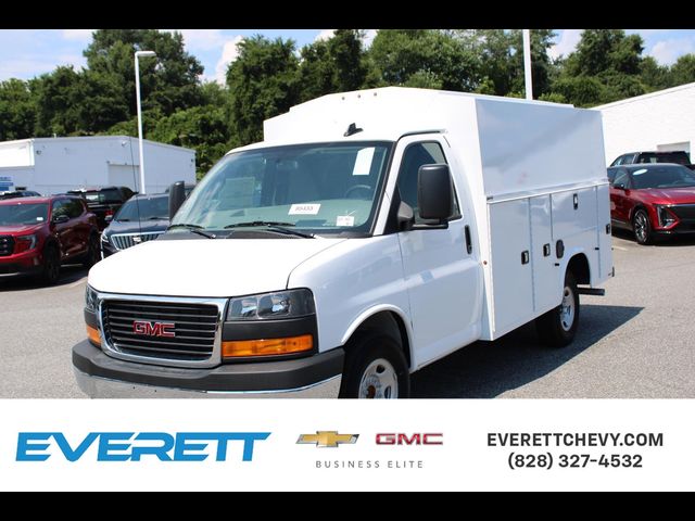 2025 GMC Savana Base