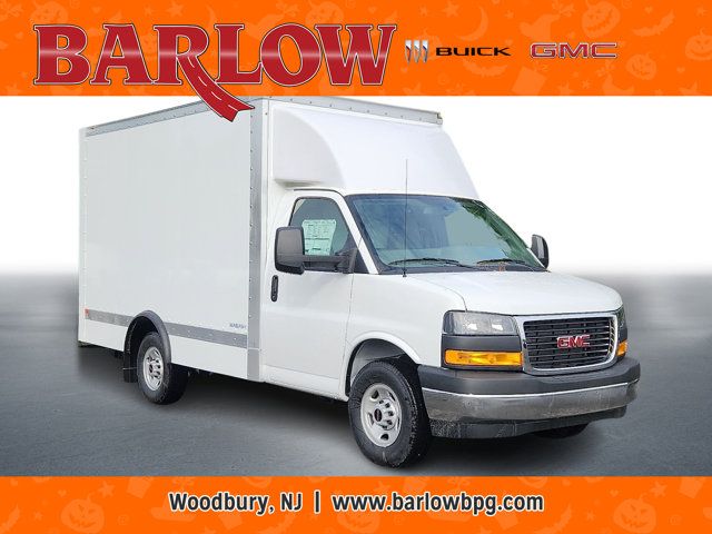 2025 GMC Savana Base