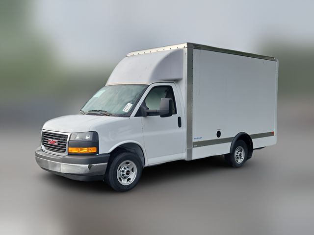 2025 GMC Savana Base