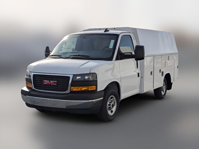 2025 GMC Savana Base