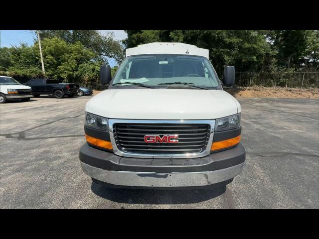 2025 GMC Savana Base