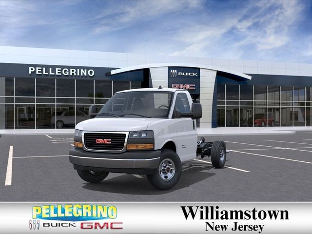 2025 GMC Savana Base